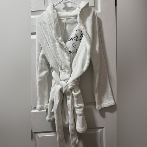 Victoria's Secret Other - Victoria's Secret White Plush Hooded Robe